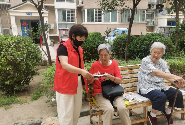 资阳社区关爱老年人行动全面展开，温暖夕阳红